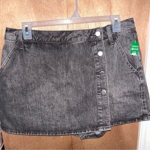 Stylish Gray Denim Skort